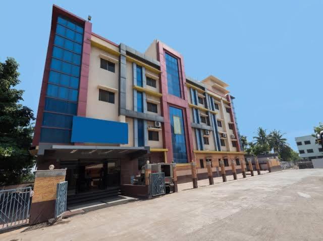 Sai Samrat Hotel Shirdi Buitenkant foto